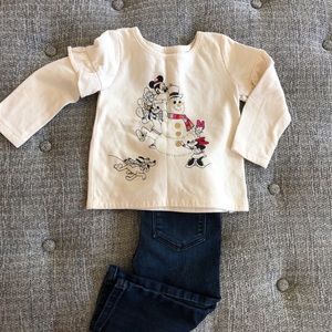 Adorable Disney baby gap sweatshirt 18-24 months